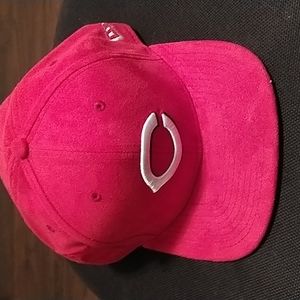 Limited style strapback